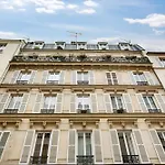 Chic Studio With Terrace In Paris