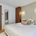 Residence 2 Apartments Center Of Paris By Studio Prestige