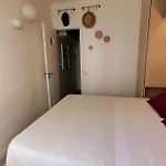 Appartement Place Des Vosges, 1 Chambres 4 P