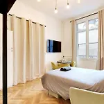 Charming Apartment Heart Of Le Marais - Gethosted