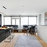 Spacious Apartment - 2Br- 6P - Grandes-Carrieres