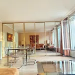 Beautiful Apartment Eiffel Tower
