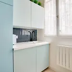 Studette Renovee Au Coeur Du Marais