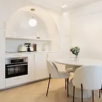 Pick A Flat\'S Apartments With Services In Opera