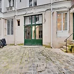 Authentic Apartment - 3Br-6P - Moulin Rouge