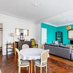 Guestready- Modern Comfort Near Parc Monceau For 6