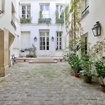Elegant Appartement Avec Jardin Proche Du Pont Des Arts