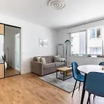 Appartement De Charme Sur L\'Avenue Montaigne