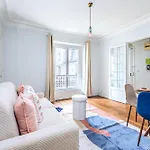 Blue And Pink Flat Next Montparnasse