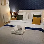 Center Paris, Amusing2Bed Room,68Sqm-5 Mins Eiffel Tour And Louvre Meusm ,Gare Montparnasse ,Front Metro