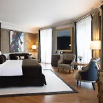 La Reserve Paris Hotel & Spa