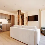 Amazing Duplex - 5Br-10P - Montorgueil