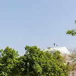 Veeve - Avenue To The Eiffel Tower