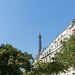Veeve - Avenue To The Eiffel Tower