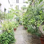 Charming 2-Room Apartment In The Heart Of Paris