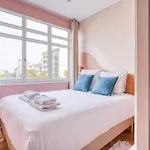 Appartement Proche Parc Monceau Pereire -Iii