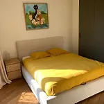 Appartement Haussmanien Au Coeur Du Village Montmartre !