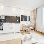 122 - Luxueux Pied-A-Terre Parisien
