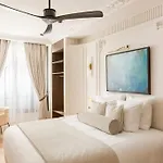 Luxury 5 Bedroom & 5 Bathroom Suite - Eiffel Tower