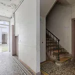 Barbes Buttes Chaumont Cosy Studio 2P