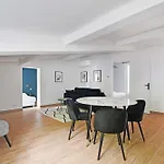 Refreshing 2Bd-6P Apartment - 18Th Ard