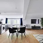 Refreshing 2Bd-6P Apartment - 18Th Ard