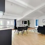 Refreshing 2Bd-6P Apartment - 18Th Ard