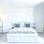 Le Petit Canotier