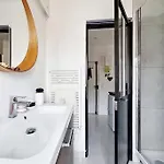 Cosy 2 Person Studio - Near Eiffel Tower