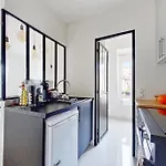 Cosy 2 Person Studio - Near Eiffel Tower