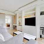 Charming Appt With A-C- 1Bd-2P - Tour Eiffel