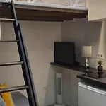 Petite Chambre A Paris Avec Ascenseur !