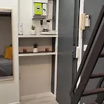 Petite Chambre A Paris Avec Ascenseur !