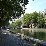Le Petit Canotier