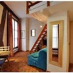 Studio Charmant Au Coeur De Paris Avec Vue Sur La Ville 30 M²