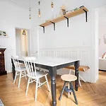 Guestready - A Classic Touch Of Parisian Glamour