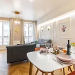 Bluestay 159 - Charmant Appartement A Paris 2