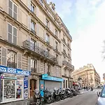 Gare Du Nord Confortable Pied A Terre Avec Patio