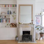 Sunny And Charming Apartment Heart Of Paris