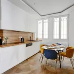 Suite Haussmannienne De Luxe Au Coeur De Paris 3Eme