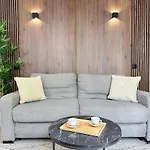 Studio With Terrace In Porte De Versailles