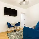 Cosy Apartment In The Prestigious Saint Honore