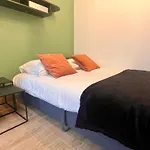 Fully Equipped Studio - 4 Mins From The Metro