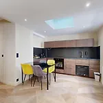 Bluestay 44 - Charmant Appartement A Paris