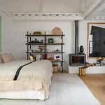 2 Elegants Appartements Au Coeur Du Marais