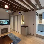Charmant Studio Refait A Neuf Marais