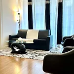 Champs Elysees Apartment 4