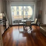 Suite Avec Balcon Vue Tour Eiffel