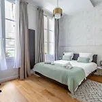 Suite Elegante Parisienne Au Coeur Du Marais