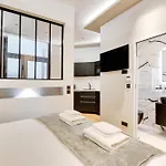 Pick A Flat\'S Apartment In Champs-Elysees - Rue Marbeuf